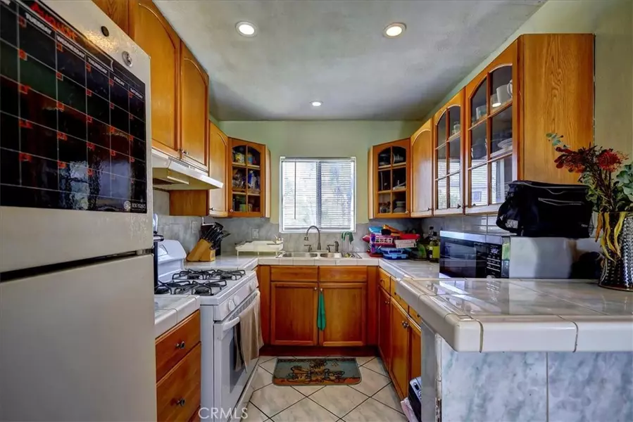 944 W Cubbon ST, Santa Ana, CA 92703