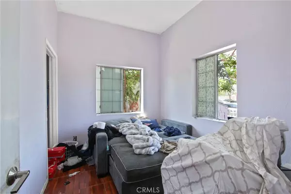 Santa Ana, CA 92703,213 N Figueroa ST