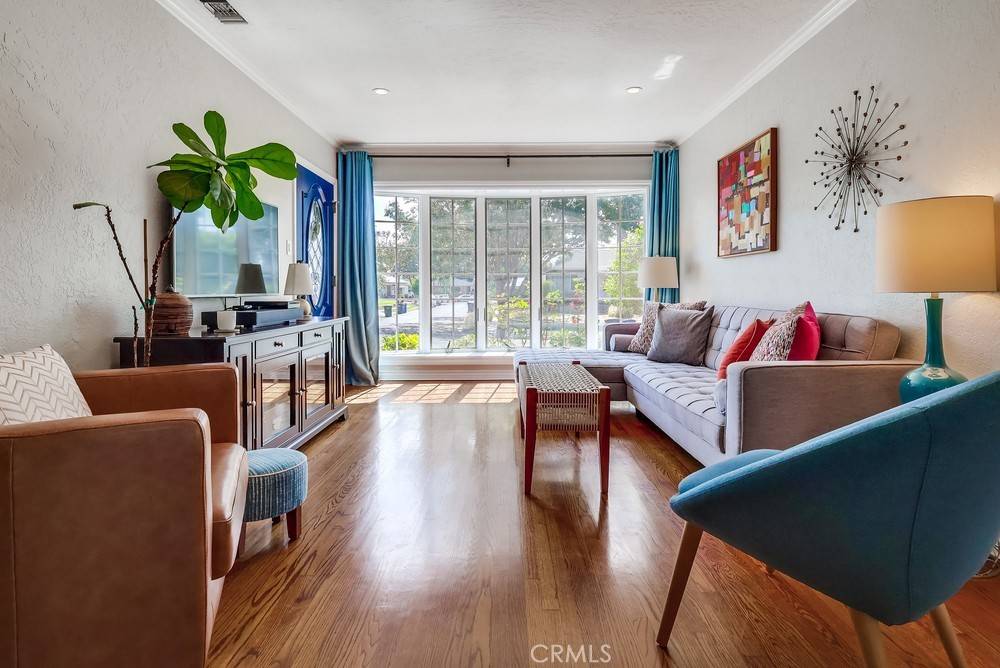 Lakewood, CA 90713,4833 Radnor AVE