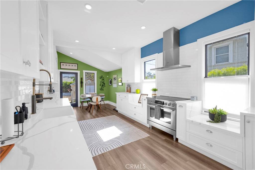 Long Beach, CA 90813,326 W 10th ST