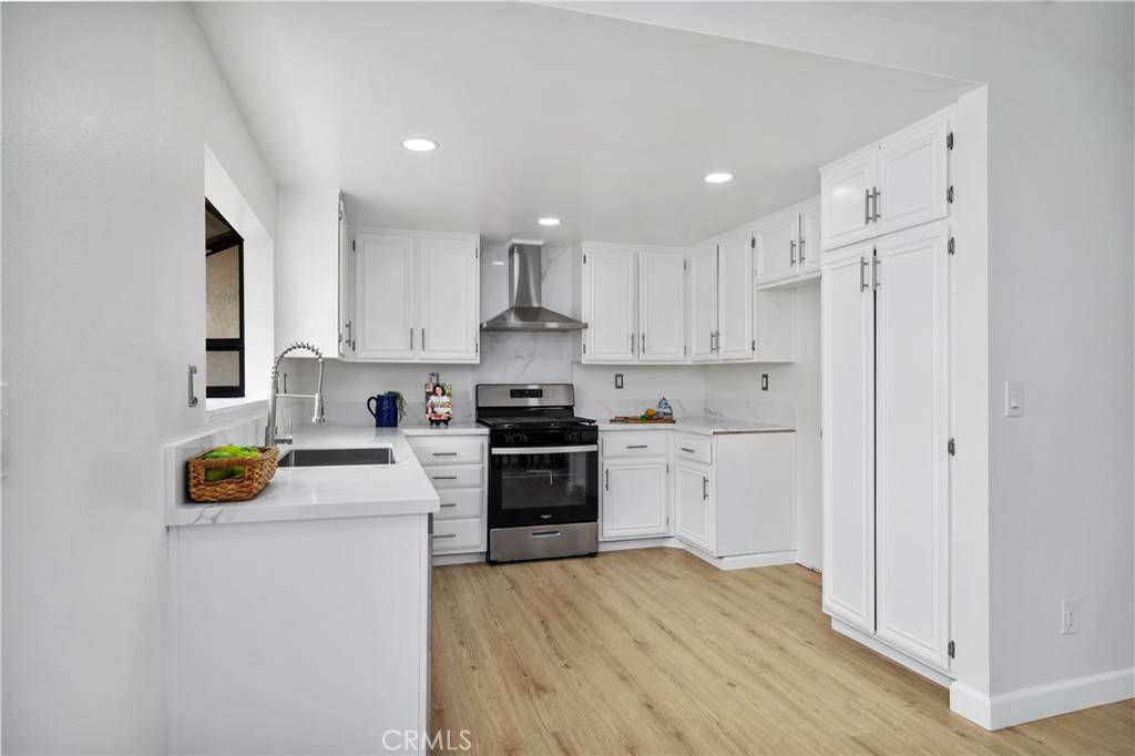 Corona, CA 92882,1348 Sandia ST