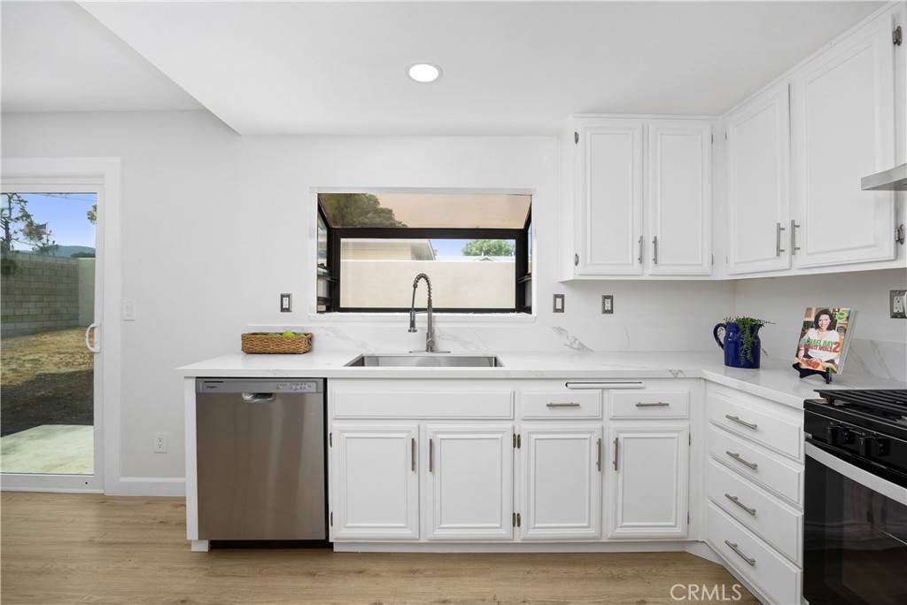 Corona, CA 92882,1348 Sandia ST