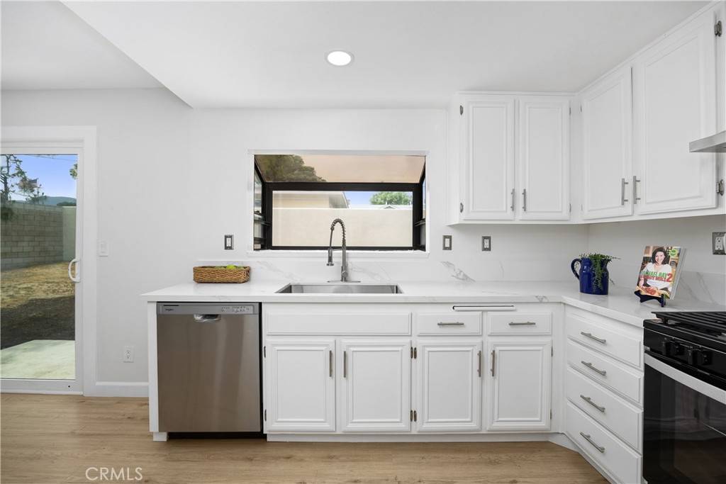 Corona, CA 92882,1348 Sandia ST