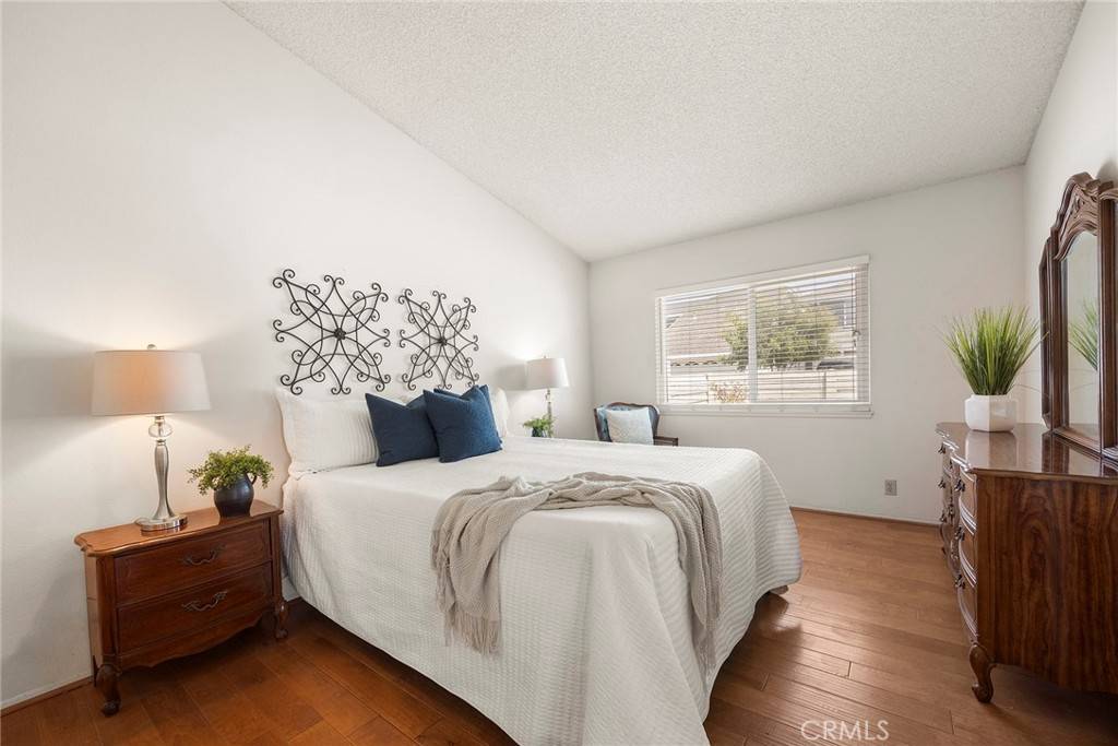Irvine, CA 92614,77 S Havenwood #27