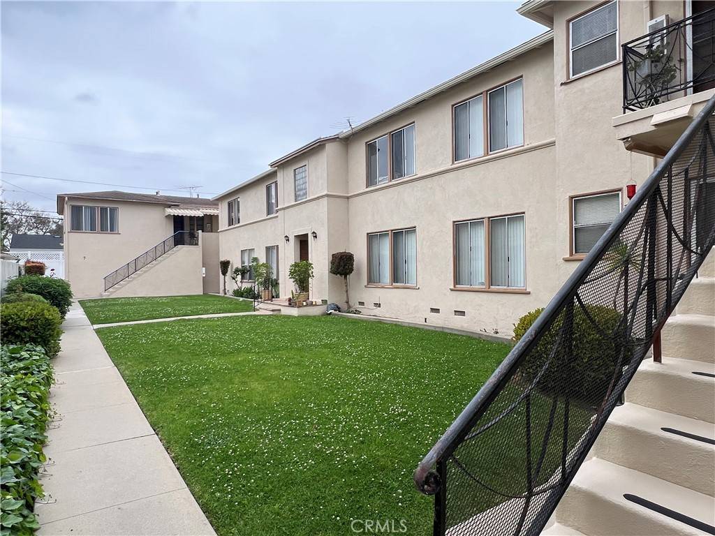 Long Beach, CA 90807,1110 E Carson ST