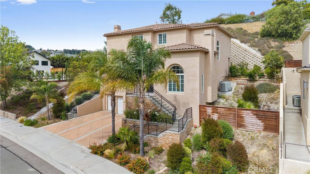 Orange, CA 92867,2421 N Feather Hill DR