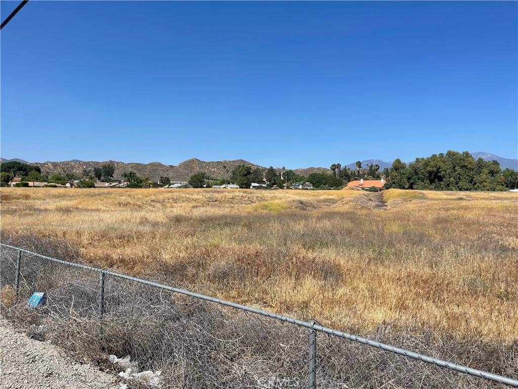 Hemet, CA 92544,2655 E Devonshire AVE
