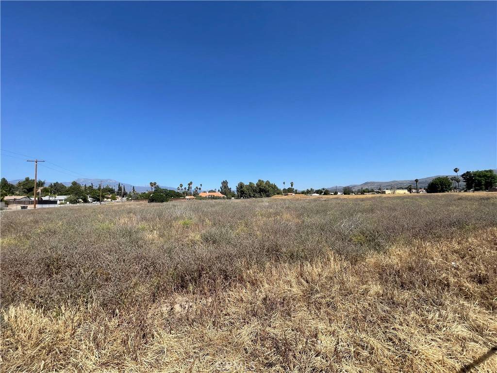 Hemet, CA 92544,2655 E Devonshire AVE