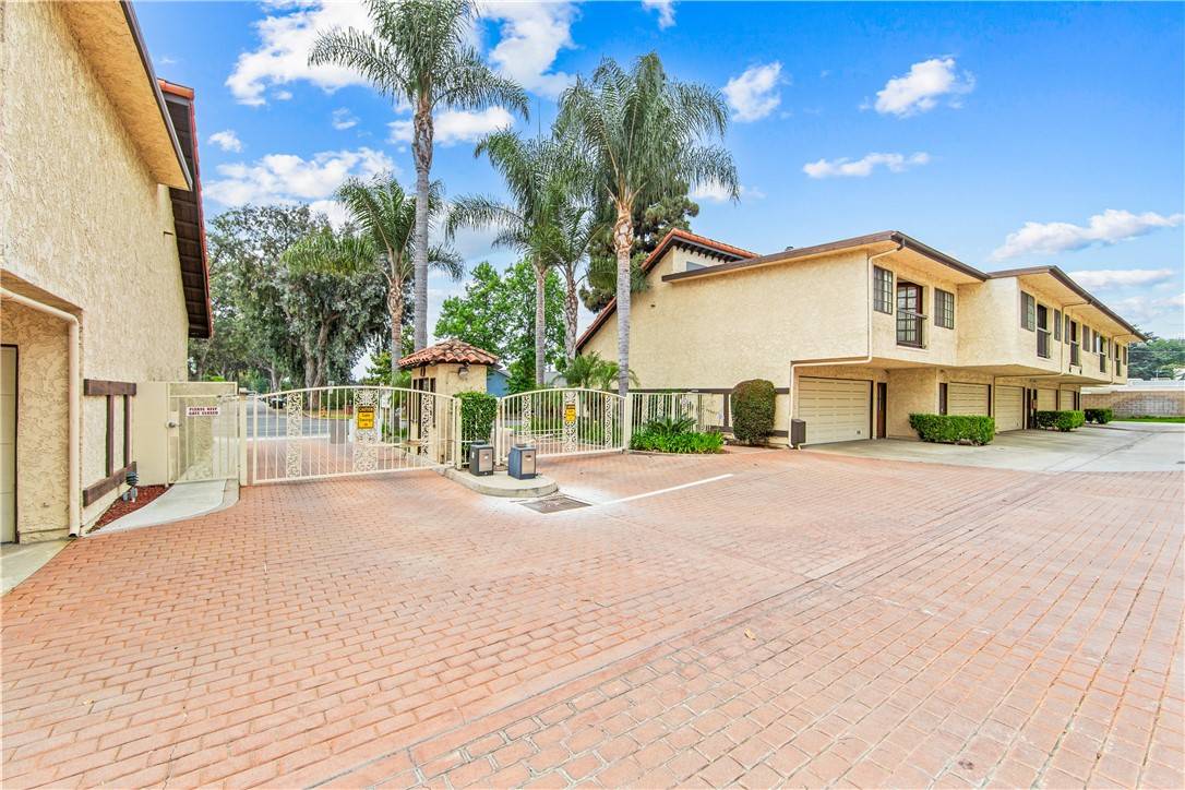 Long Beach, CA 90808,5471 E Centralia ST #24