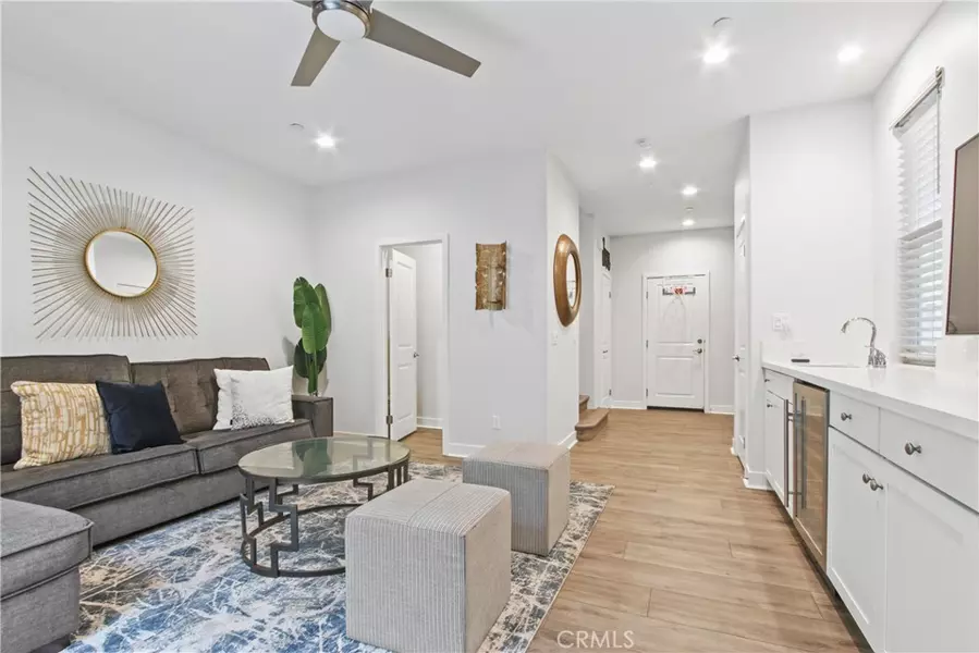 660 Daniel Freeman CIR, Inglewood, CA 90301
