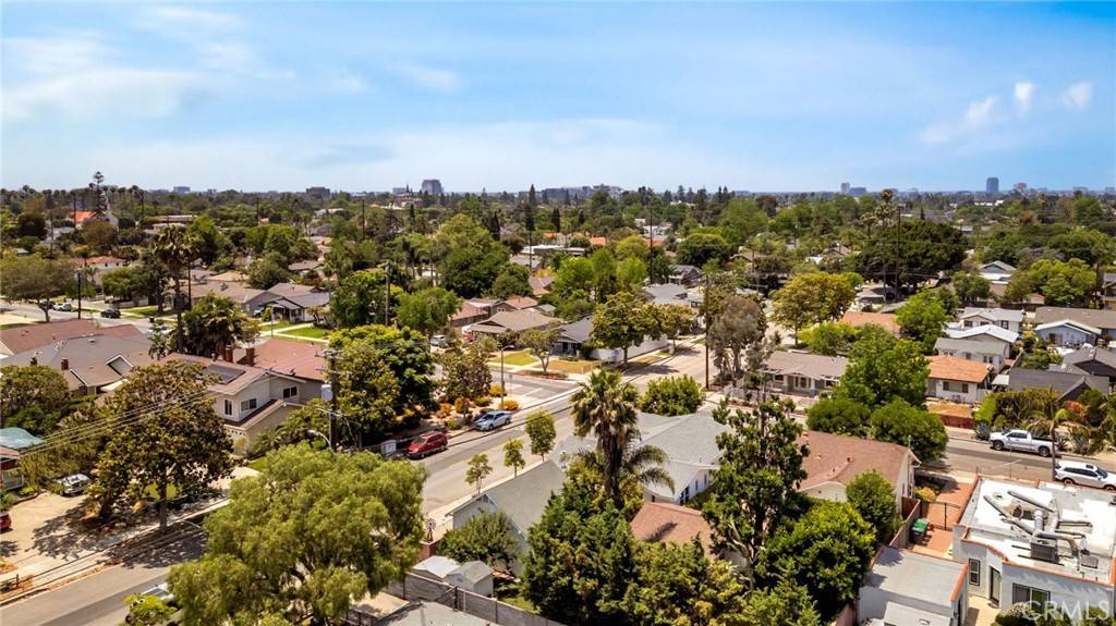 Orange, CA 92866,303 N Waverly ST