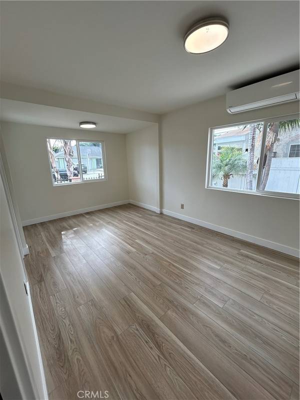 Long Beach, CA 90810,2033 W Burnett ST