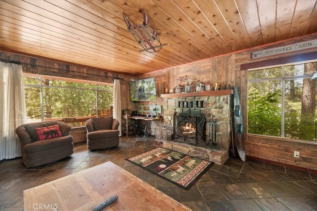Big Bear Lake, CA 92315,39989 Hillcrest DR