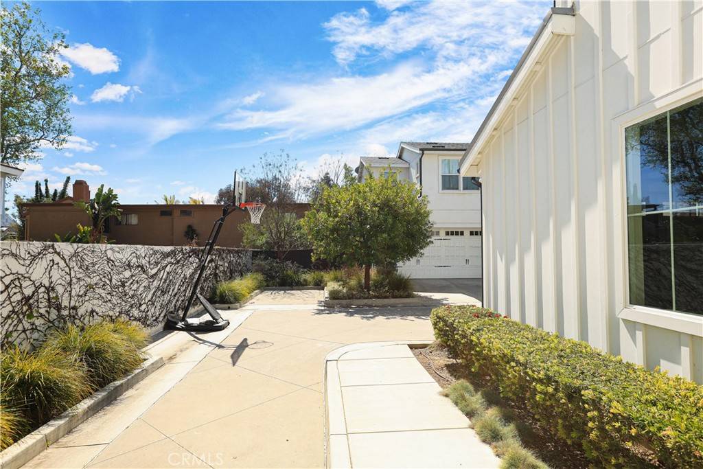 Costa Mesa, CA 92627,2294 Pacific AVE
