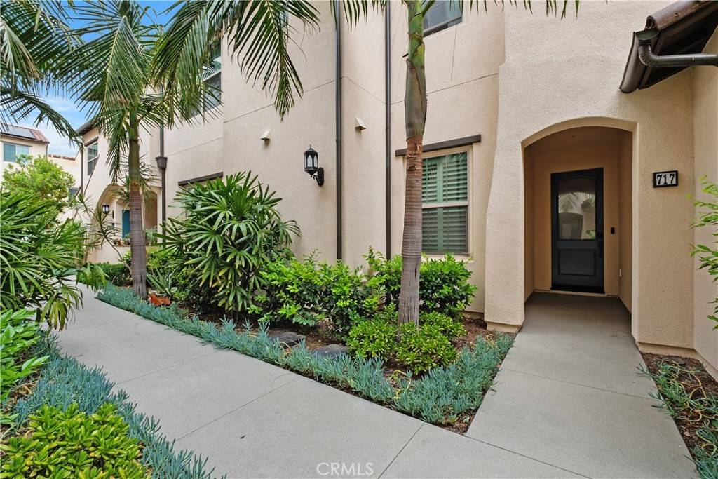 Irvine, CA 92618,717 Spring Gdn