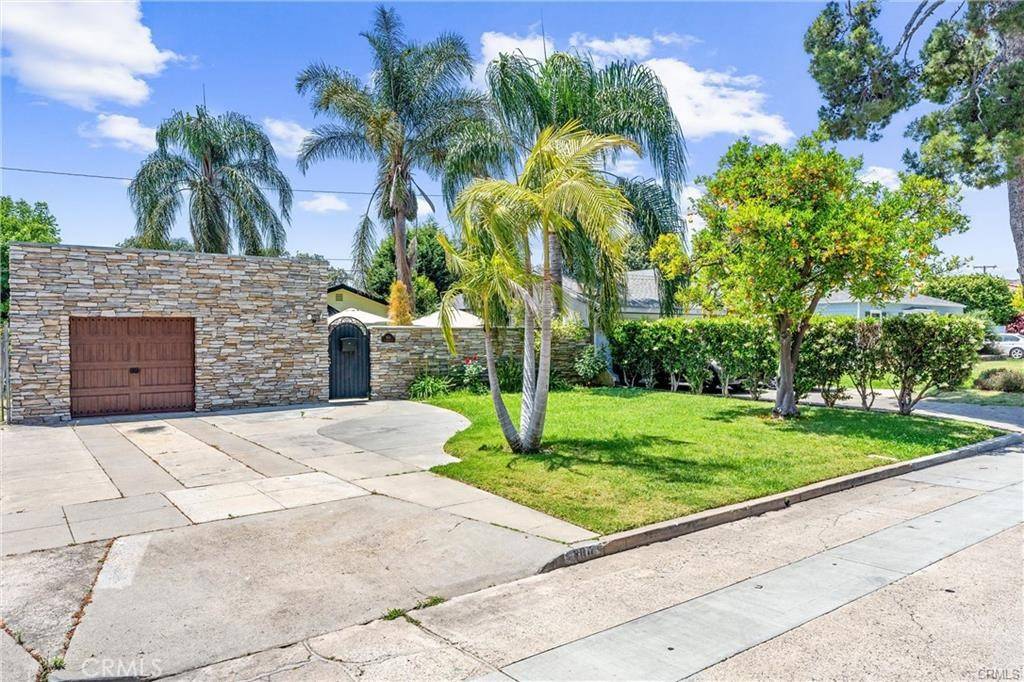 904 N Lowell ST, Santa Ana, CA 92703