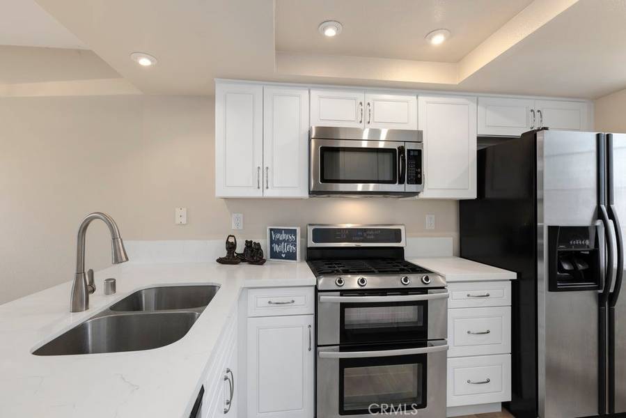 2410 W Orangethorpe AVE #5, Fullerton, CA 92833