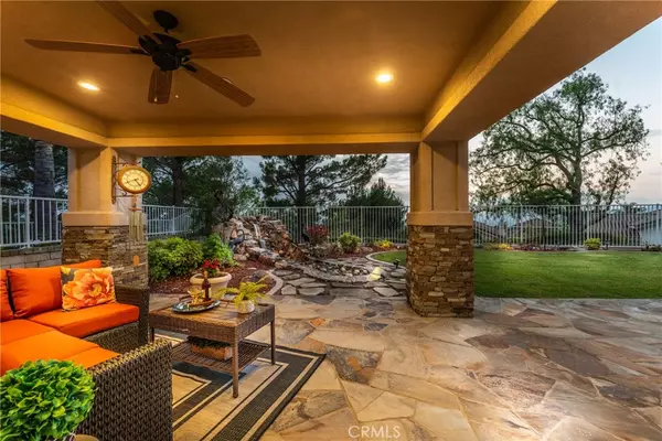 Anaheim Hills, CA 92808,530 S Laureltree DR