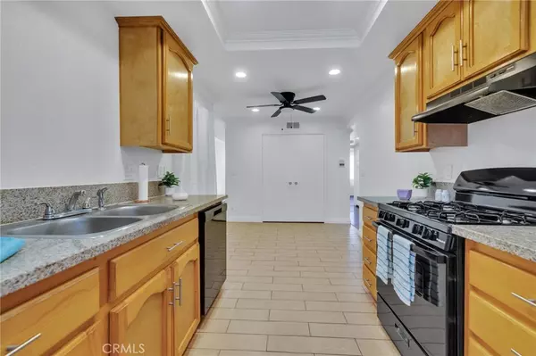 Pico Rivera, CA 90660,5905 Rosemead BLVD #16