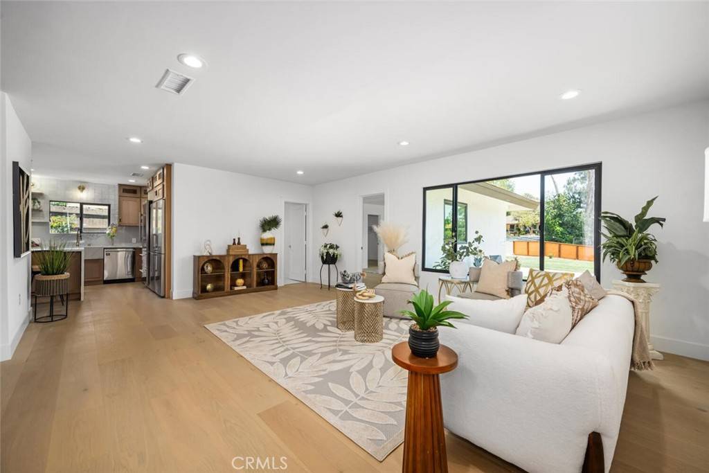 Fullerton, CA 92835,3209 Lakeknoll Drive