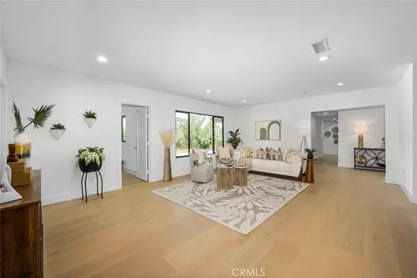 Fullerton, CA 92835,3209 Lakeknoll Drive