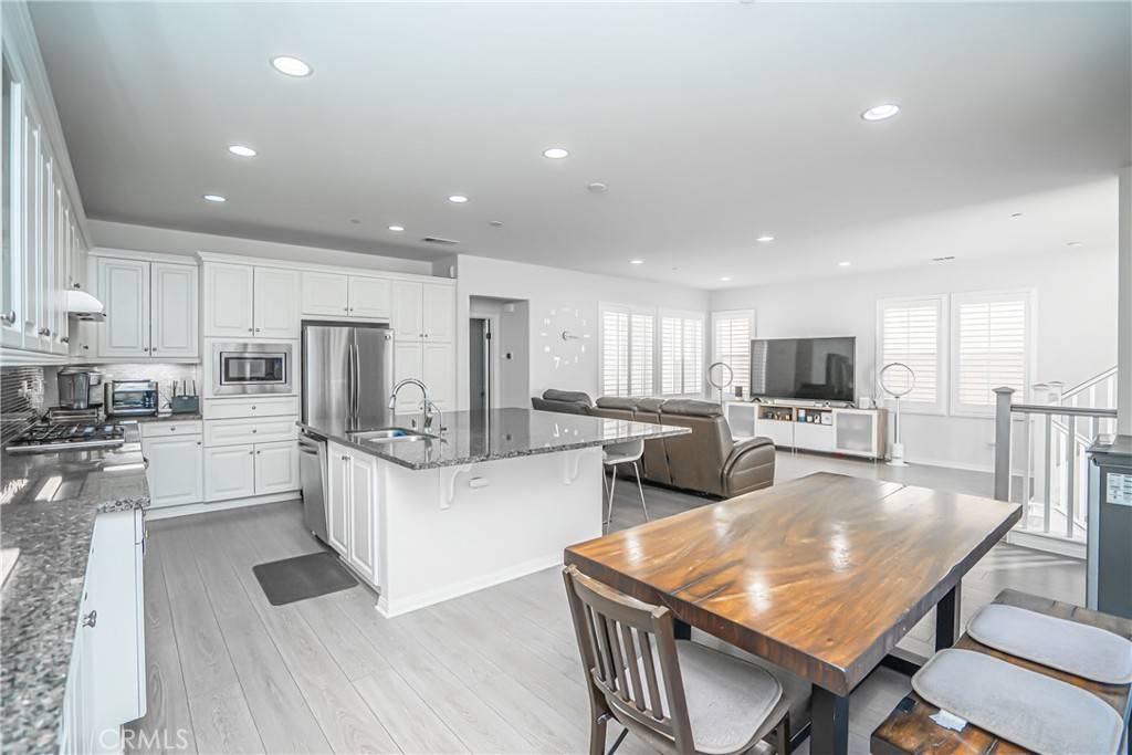 Fullerton, CA 92833,1122 Gardiner LN