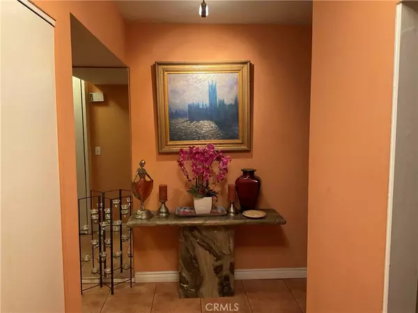 San Diego, CA 92103,2620 2nd AVE #5B