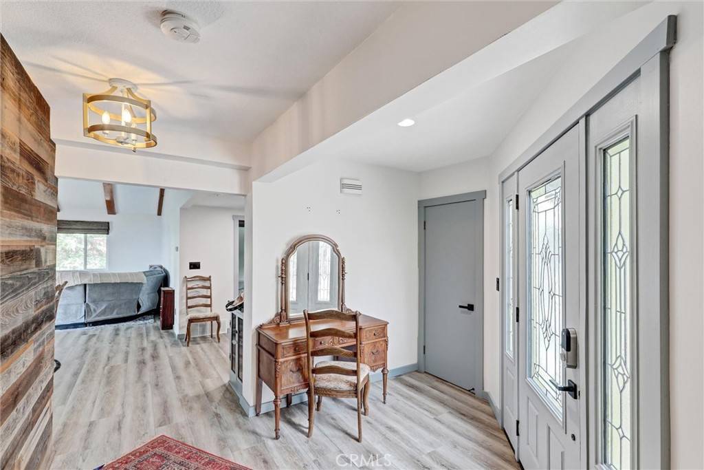 Running Springs, CA 92382,30396 Live Oak DR