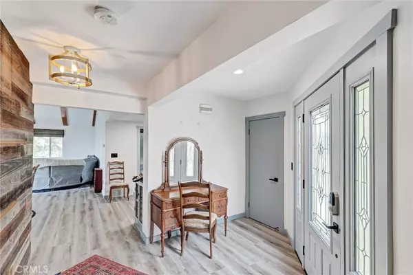Running Springs, CA 92382,30396 Live Oak DR