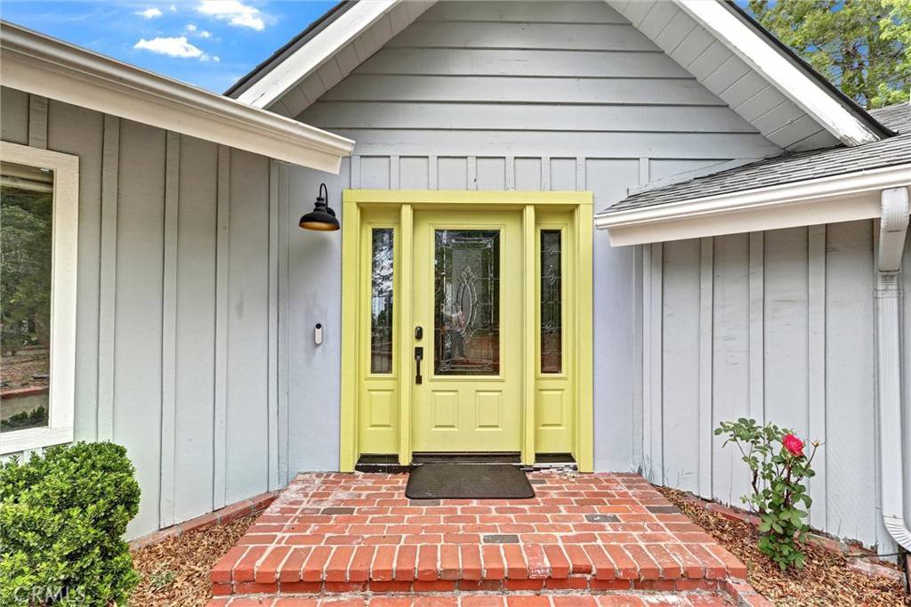 30396 Live Oak DR, Running Springs, CA 92382