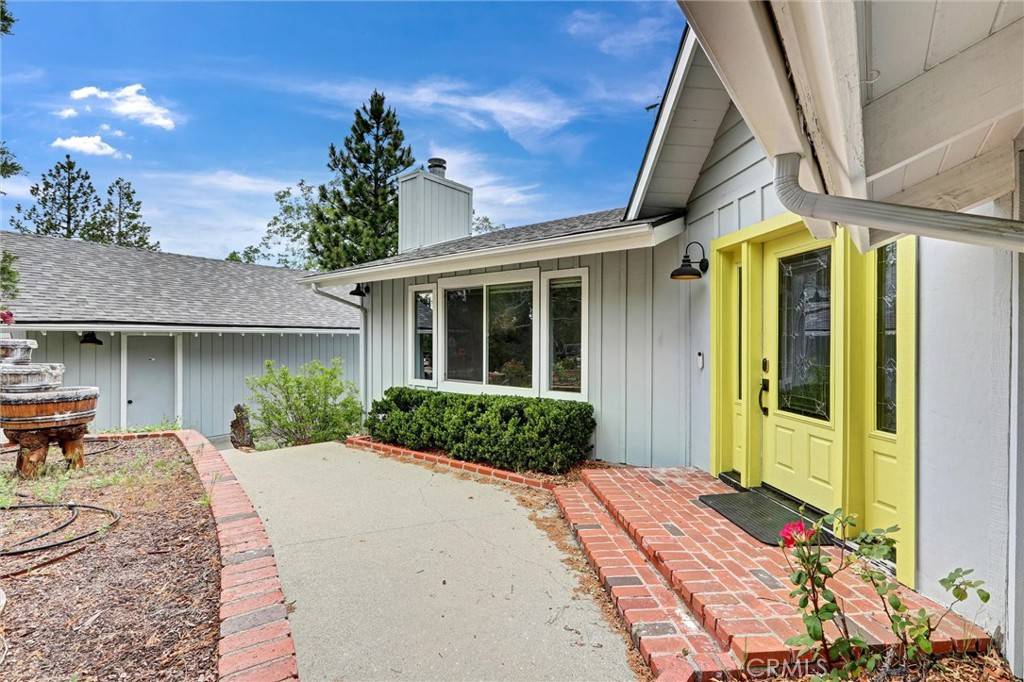 Running Springs, CA 92382,30396 Live Oak DR
