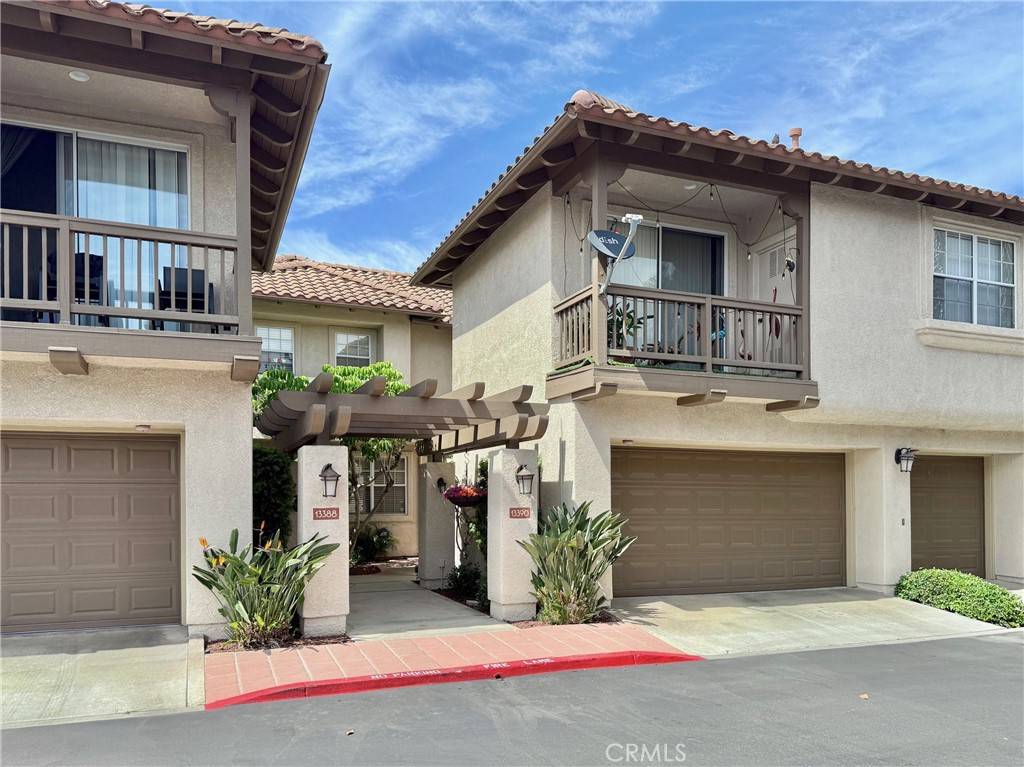 Tustin, CA 92782,13390 Savanna