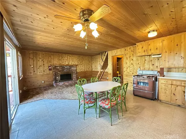 Twin Peaks, CA 92391,25648 Hi LN