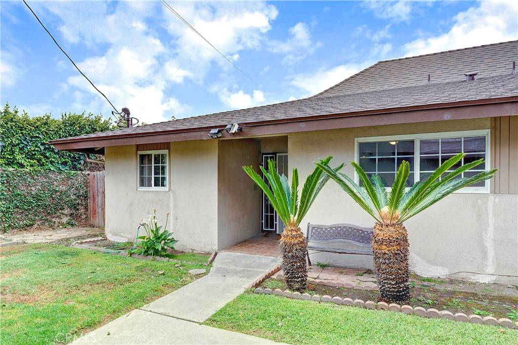 521 S Lyon ST #37, Santa Ana, CA 92701