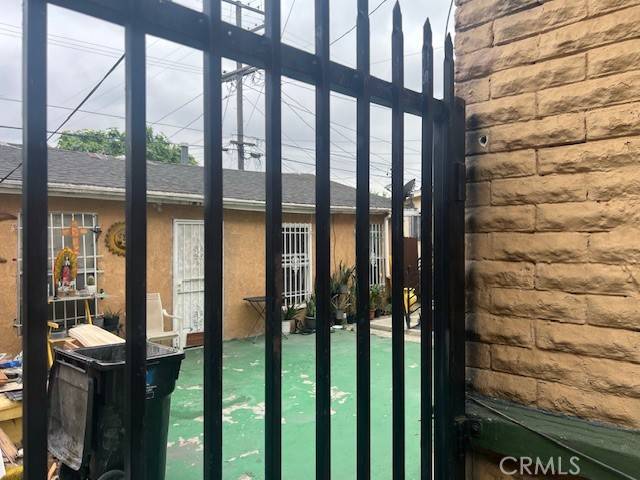 Los Angeles, CA 90003,154 W 59th Pl