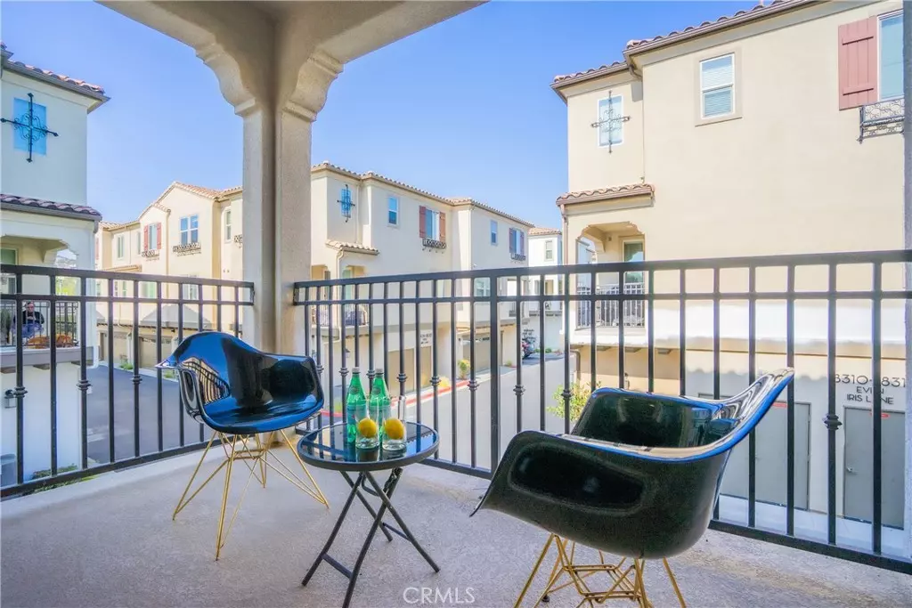 Yorba Linda, CA 92886,18292 Iris LN