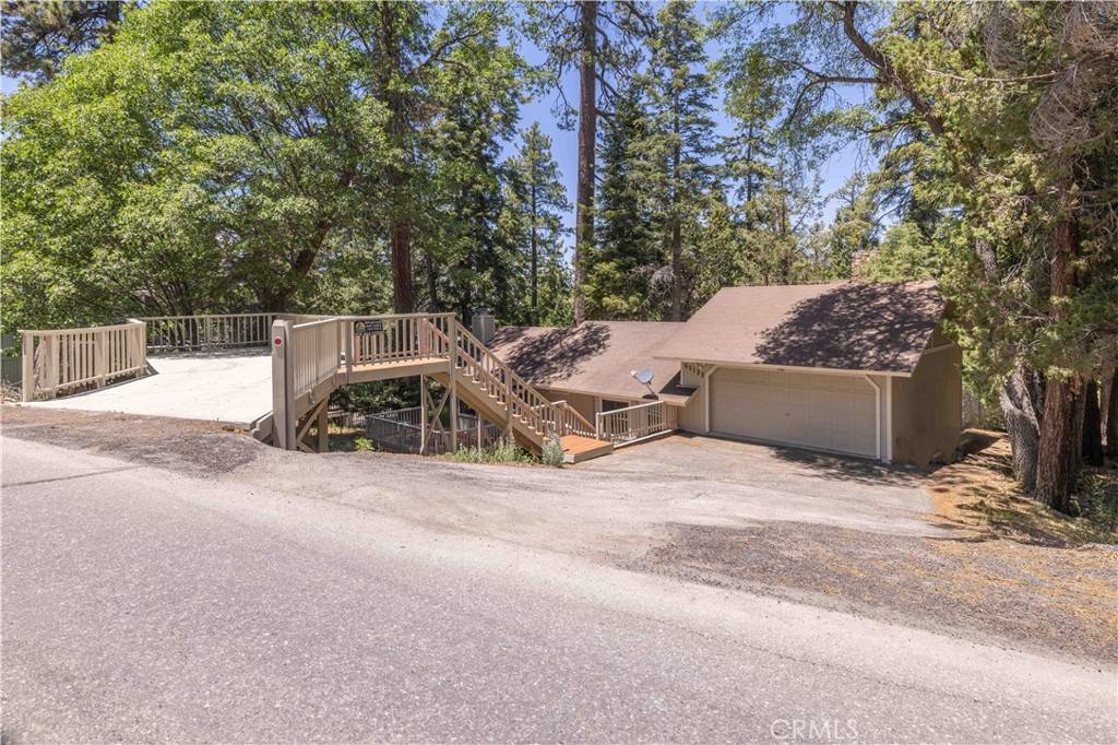 Big Bear, CA 92315,43133 Moonridge Rd