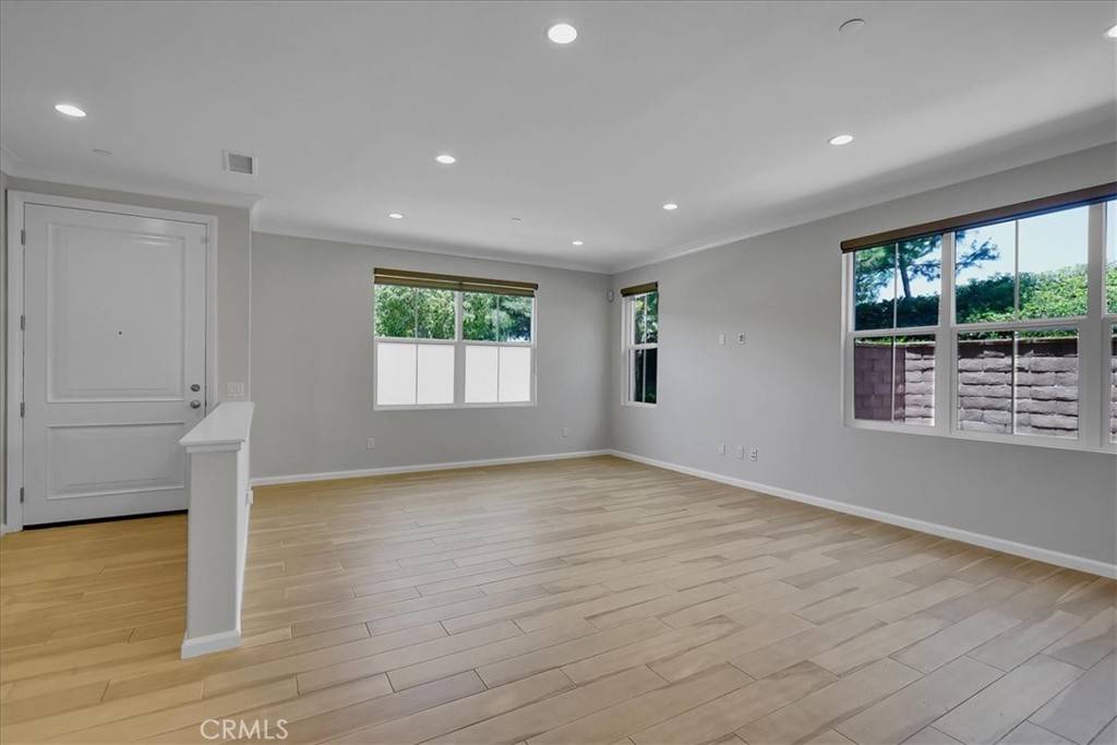 Irvine, CA 92602,126 Mighty Oak