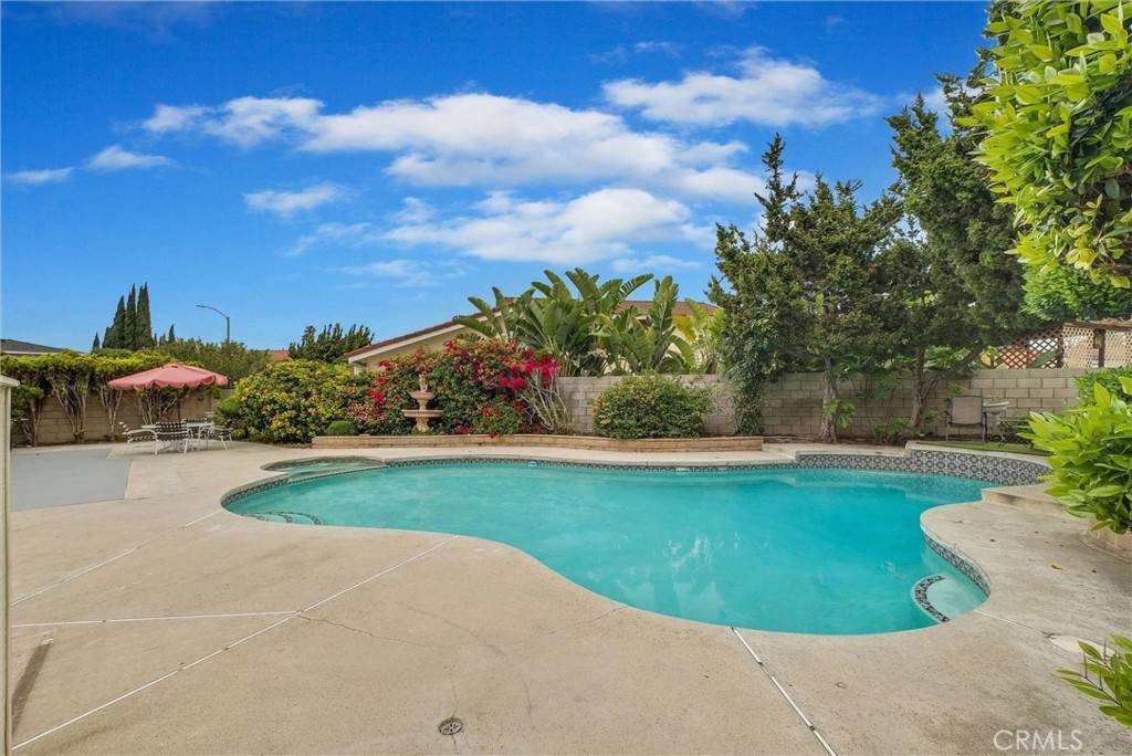 1340 S Scarborough LN, Anaheim, CA 92804