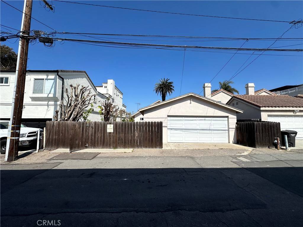 Huntington Beach, CA 92648,408 8th ST