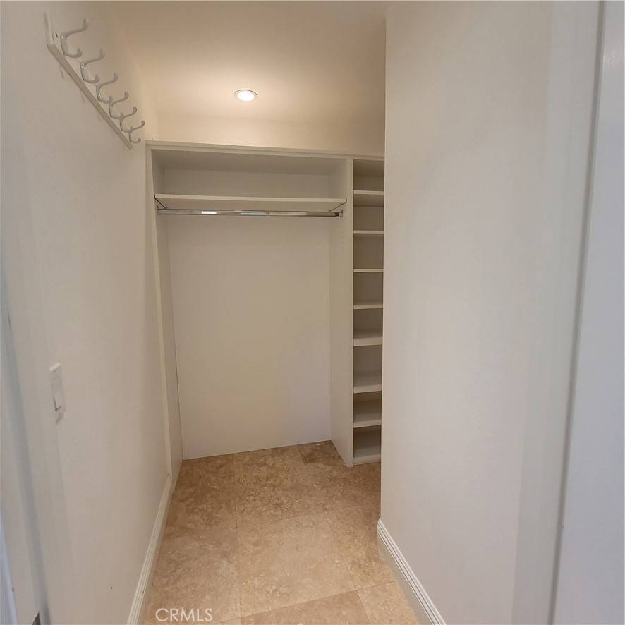 Irvine, CA 92602,8 MINERAL KING