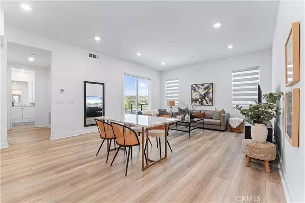 Irvine, CA 92618,167 Sash