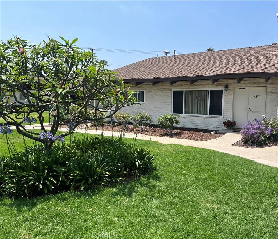 Yorba Linda, CA 92886,5044 Lakeview AVE #23