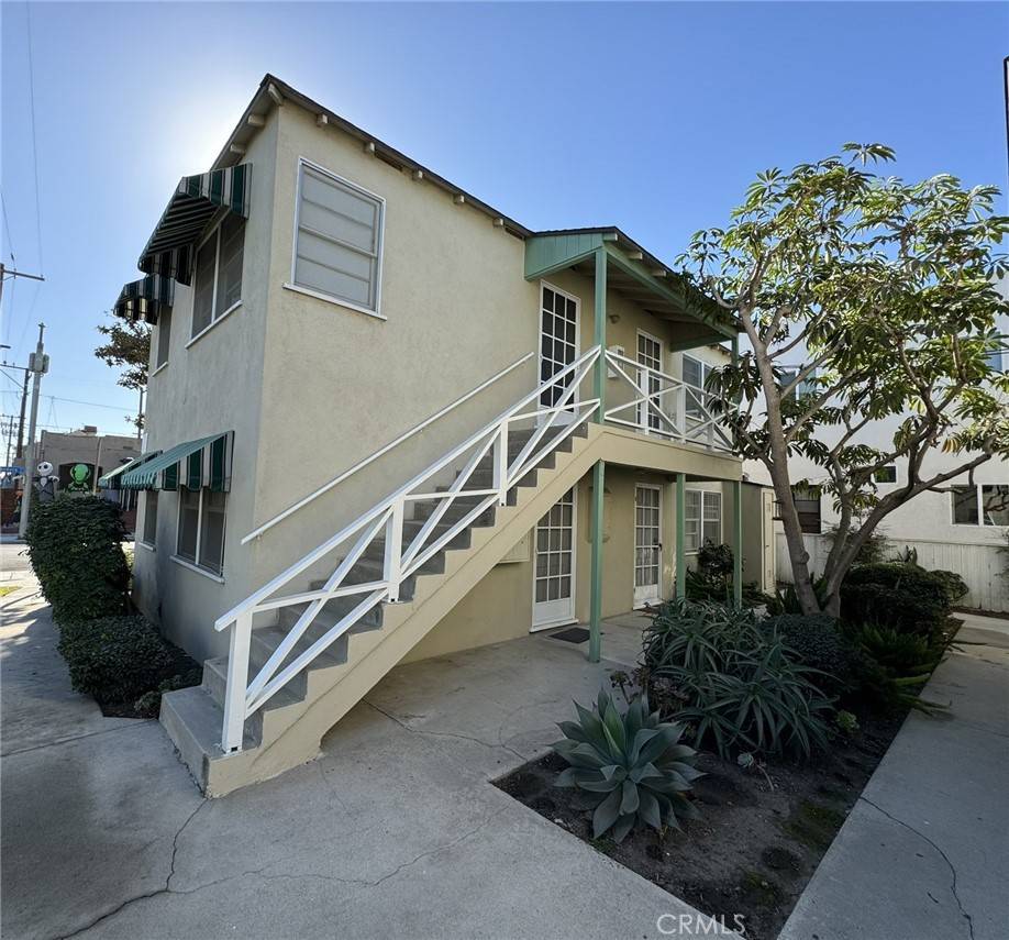 Long Beach, CA 90803,5294 E Division ST