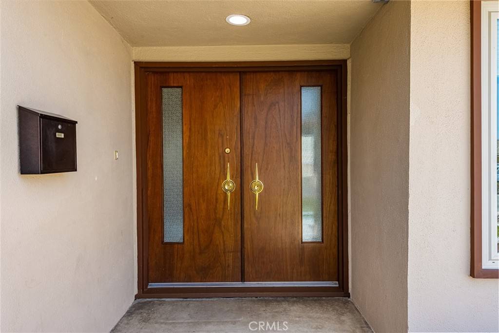 Anaheim, CA 92806,955 S Peregrine PL