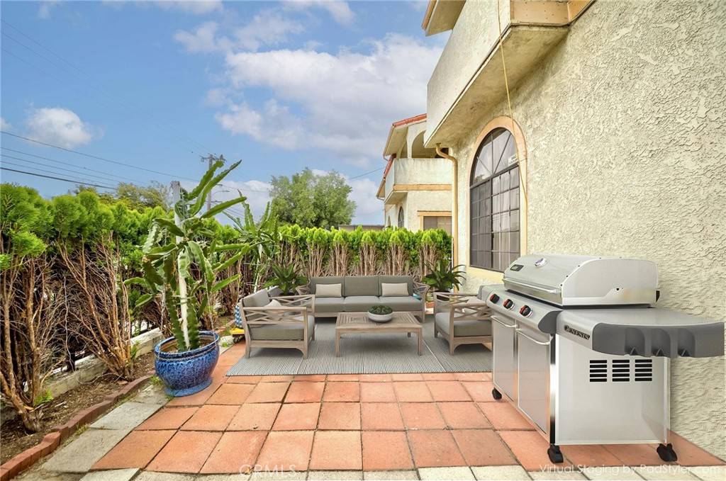 Montebello, CA 90640,215 N Maple AVE #A