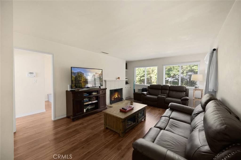 Santa Ana, CA 92704,1344 S Douglas ST
