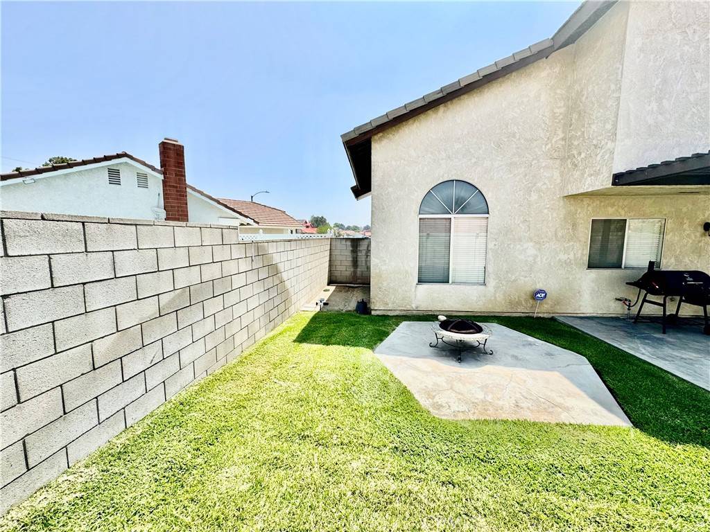 Fontana, CA 92337,11308 Sherwood CT