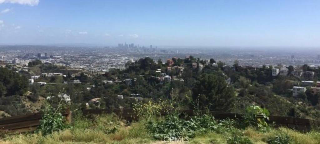 Los Angeles, CA 90046,8468 Elusive