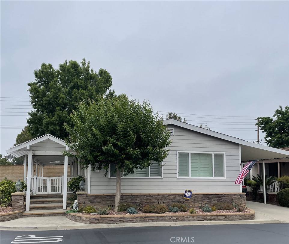 Brea, CA 92821,686 Wood Lake DR #8